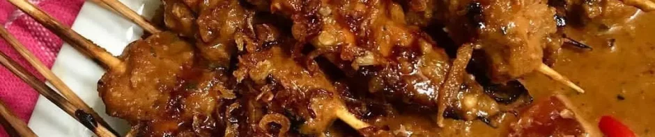 Sate Madura: Sensasi Bumbu Kacang Autentik