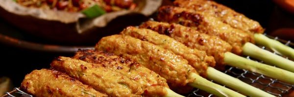 Cita Rasa Sate Lilit Bali Terenak: Perpaduan Bumbu Khas dan Aroma Ikan Segar